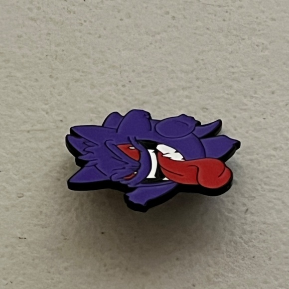 Pokemon Gengar Pin Brooch Pins Streetwear Hats Hat Bag New Charizard - Picture 4 of 8